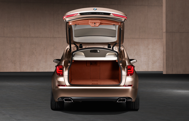 Illustration for article titled BMW 5-Series GT Concept Officially Shows Off Flexible Rear